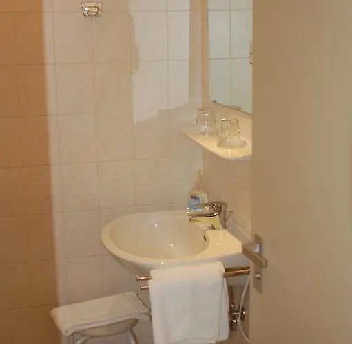 Bed & Breakfast Brucker Gastehaus *